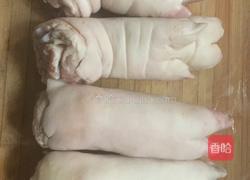 酱猪蹄的做法图解1