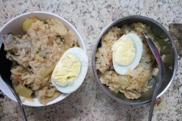 电饭锅土豆鸡肉焖饭