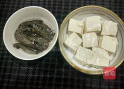 虾仁豆腐的做法图解1