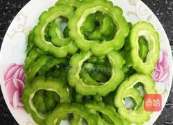 蛤蜊苦瓜清火汤的做法图解3