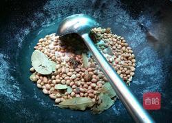 五香花生米的做法图解2