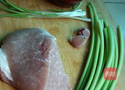 蒜苔肉丝的做法图解1