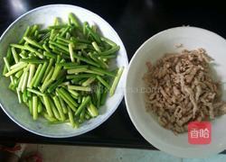 蒜苔肉丝的做法图解2