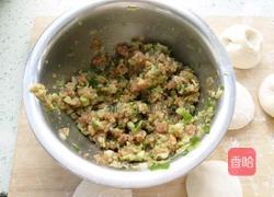 ＃六一快乐＃松软肉包子的做法图解1