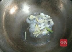 丝瓜大虾面条的做法图解2