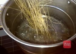包菜炒粉条的做法图解2