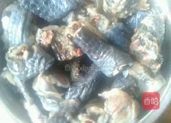 花胶乌鸡汤的做法图解2