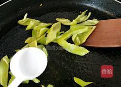 尖椒炒火腿的做法图解4