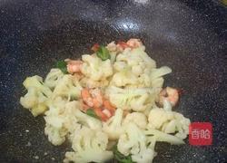 虾仁炒花菜的做法图解8