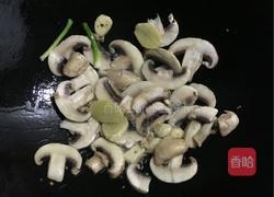 鲜菇爆炒鸡肉的做法图解4