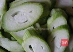 素炒丝瓜的做法图解2