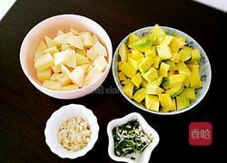 土豆炖南瓜的做法图解1