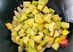 土豆炖南瓜的做法图解4