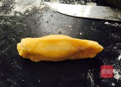 双鱼戏花的做法图解3