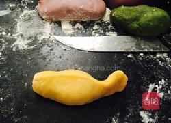 双鱼戏花的做法图解5