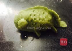 双鱼戏花的做法图解16