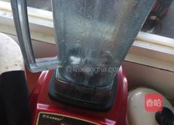 鲜榨西瓜汁的做法图解3