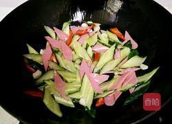 黄瓜炒火腿肠的做法图解4