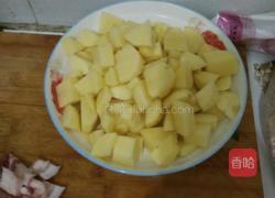 土豆炖肉的做法图解1