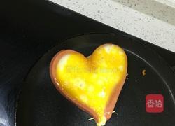 爱心火腿荷包蛋的做法图解4