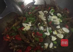 香辣小鱼的做法图解7