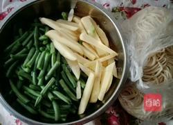 豆角土豆肉焖面的做法图解2
