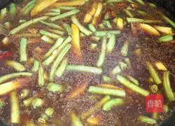 Illustration of braised noodles with beans, potatoes and meat 4