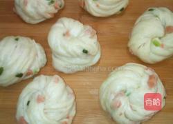 葱花火腿肠花卷的做法图解14