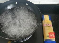 炒意面的做法图解1