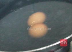 带壳无味煮鸡蛋的做法图解2