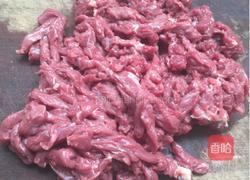 仔姜炒黄牛肉丝的做法图解1