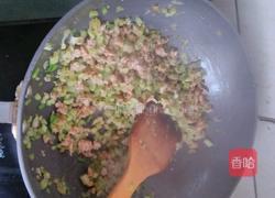 肉末炒香芹的做法图解4