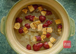 红枣雪梨汤的做法图解1