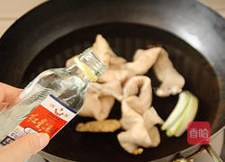 青椒炒肥肠的做法图解7