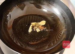 青椒炒肥肠的做法图解11