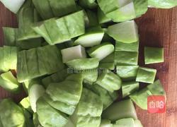 佛手瓜烧龙骨的做法图解1