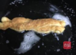 油条的做法图解10