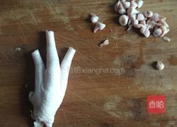 泡椒鸡爪的做法图解1