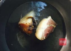 土豆胡萝卜腊肉焖饭的做法图解2