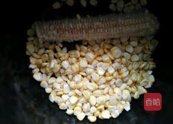 玉米饼的做法图解1