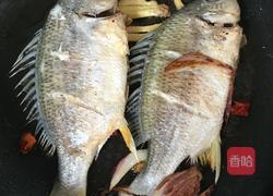 煎黑鲷鱼的做法图解3