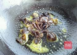 丝瓜木耳蛋花汤的做法图解2