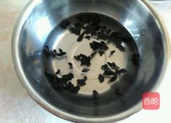 黑木耳炒山药的做法图解2
