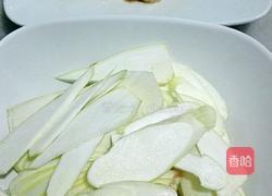 茭白炒肉片的做法图解2