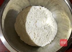 西红柿鸡蛋拌面的做法图解1