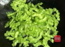 苦瓜炒肉的做法图解5