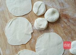 韭菜鸡蛋菜盒子的做法图解11