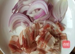 五花肉炒蒜苔的做法图解1