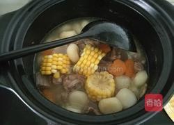 红萝卜玉米马蹄排骨汤的做法图解6