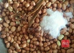 盐水花生米的做法图解1